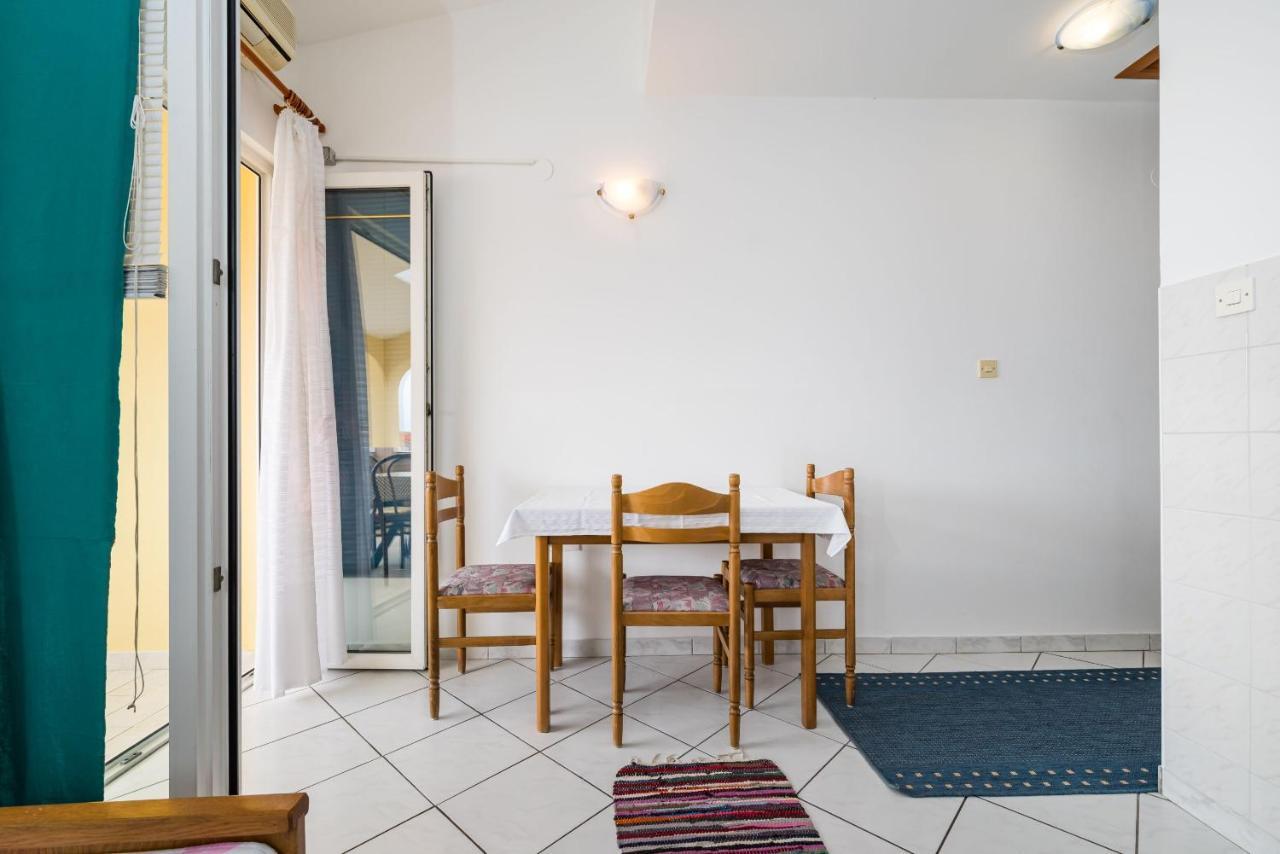 Nice Apartment Silvia Novalja Eksteriør billede